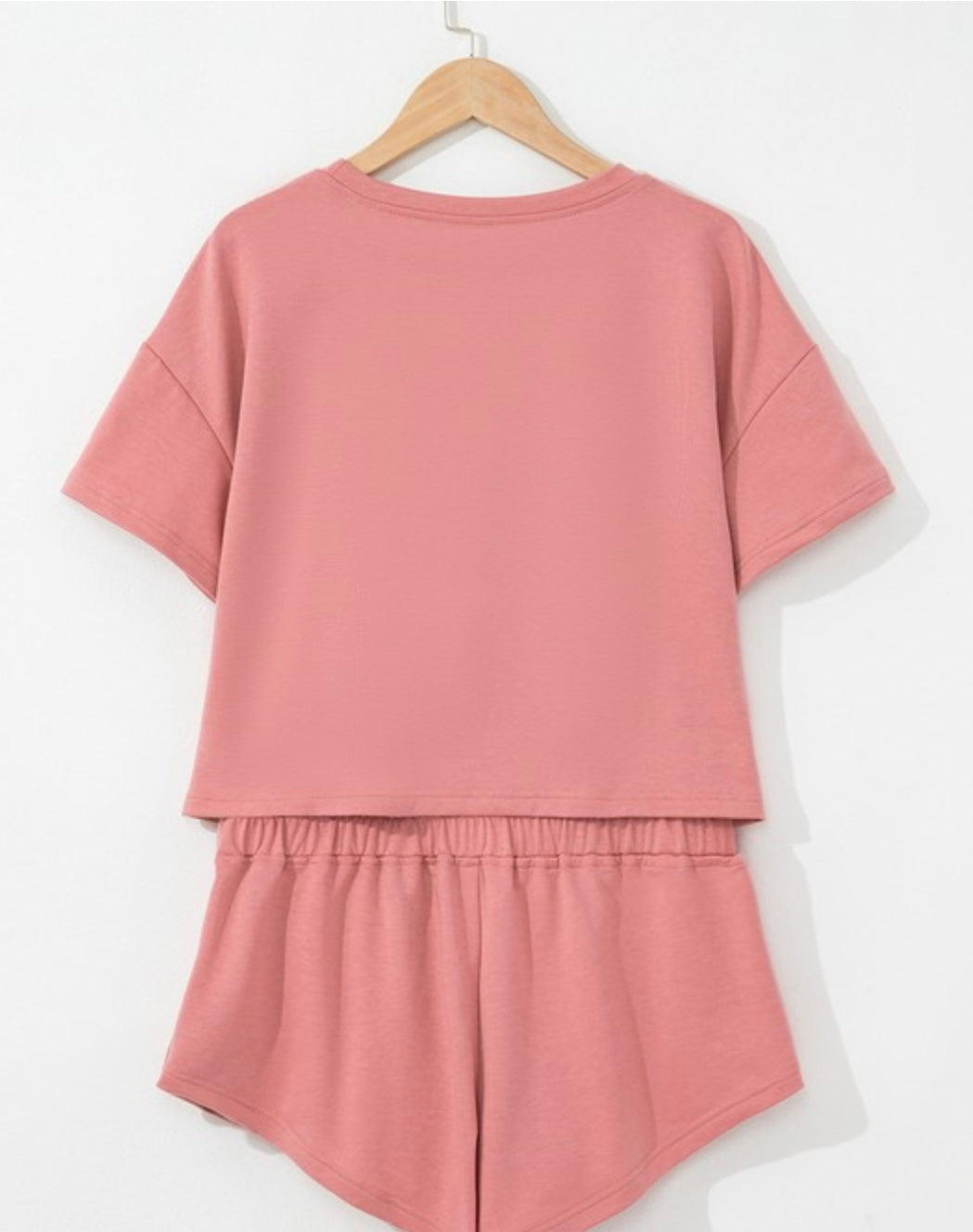 2pcs Cropped Tee And Ruffle High Waist Skort Set