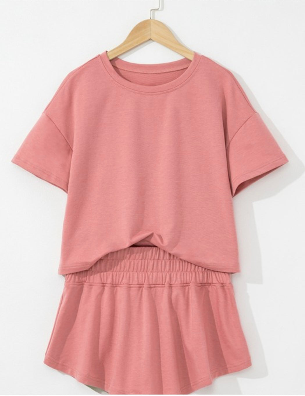 2pcs Cropped Tee And Ruffle High Waist Skort Set